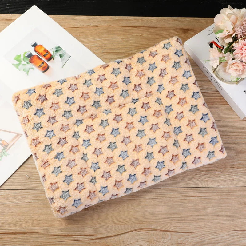 Double-Sided Pet Mat for Dogs & Cats – Warm, Soft & Machine Washable