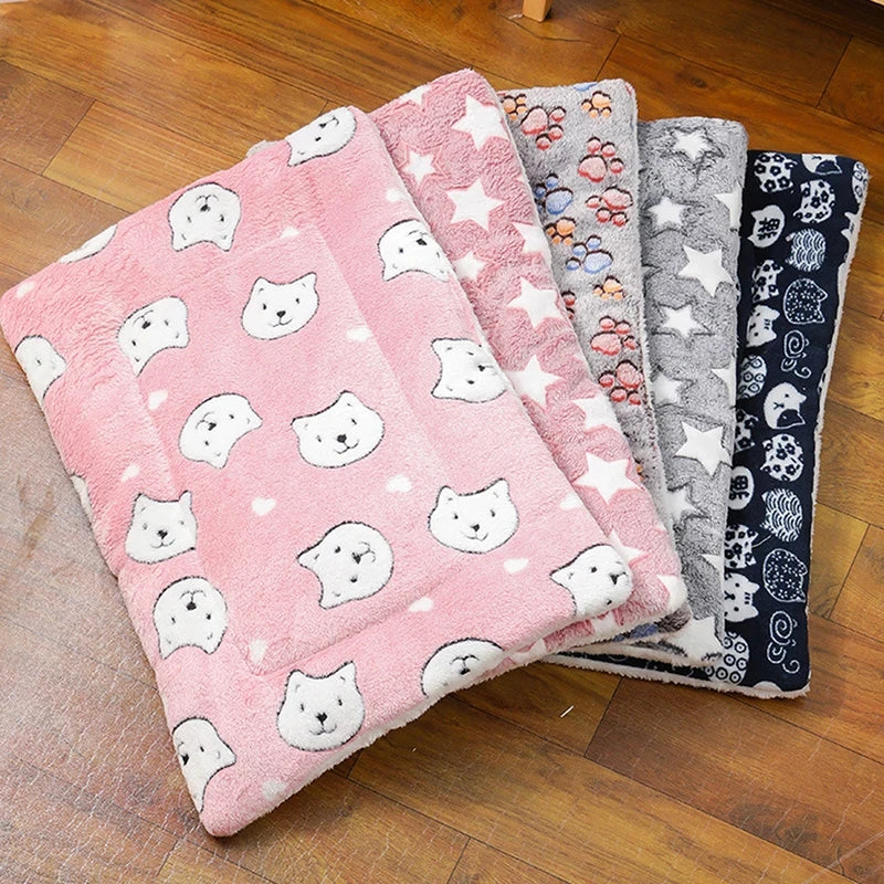 Flannel Pet Mat for Cats & Dogs – Soft, Warm & Breathable