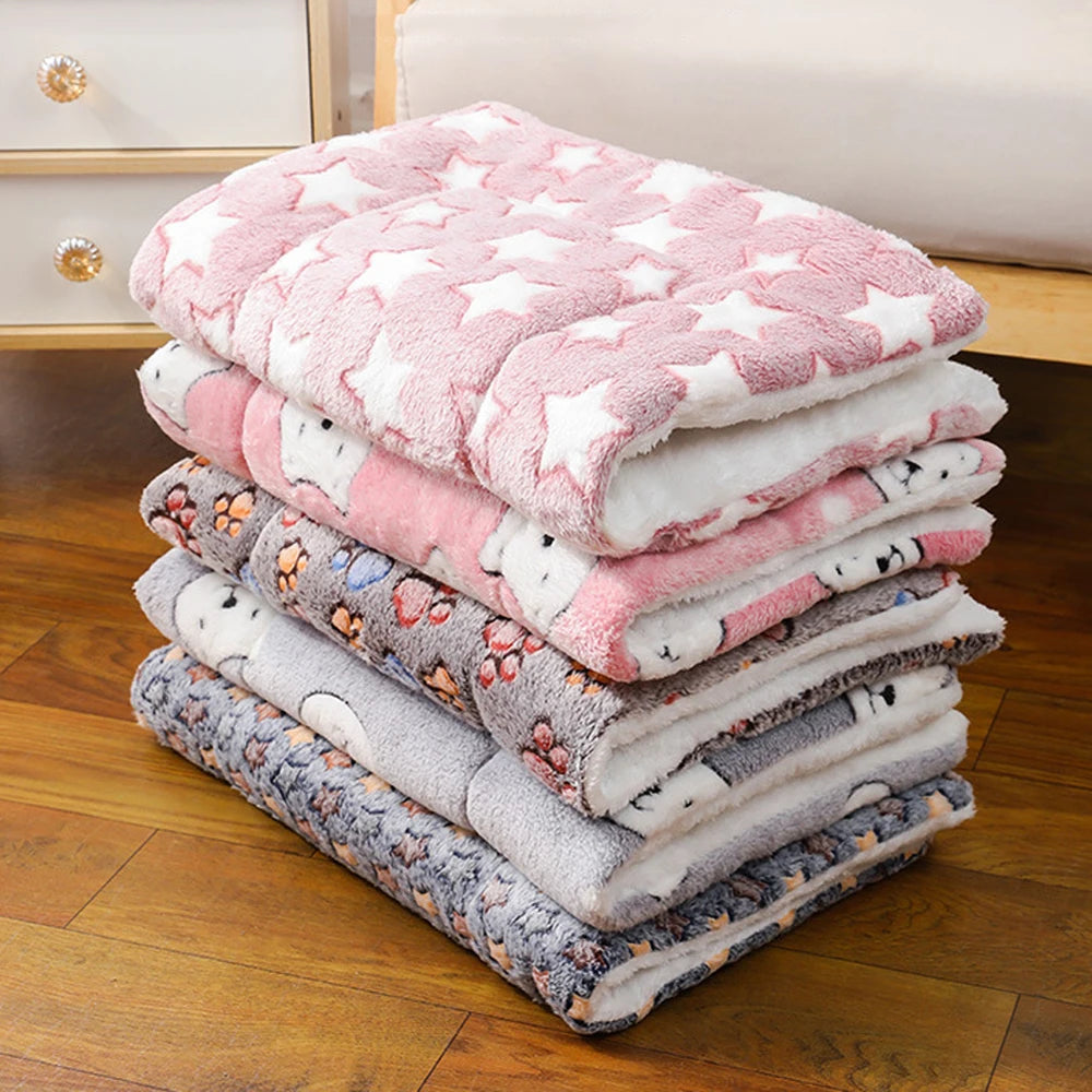 Flannel Pet Mat for Cats & Dogs – Soft, Warm & Breathable