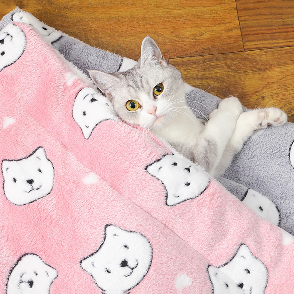 Double-Sided Pet Mat for Dogs & Cats – Warm, Soft & Machine Washable