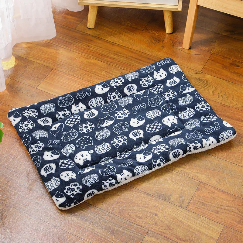 Double-Sided Pet Mat for Dogs & Cats – Warm, Soft & Machine Washable