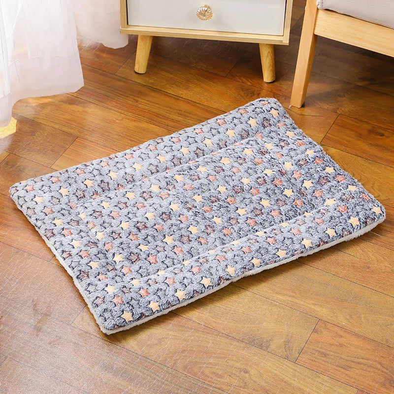 Double-Sided Pet Mat for Dogs & Cats – Warm, Soft & Machine Washable